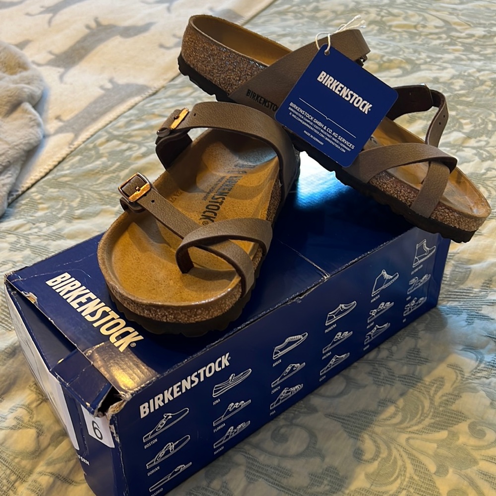 Size 6/37 Mayari Birkenstocks in mocca